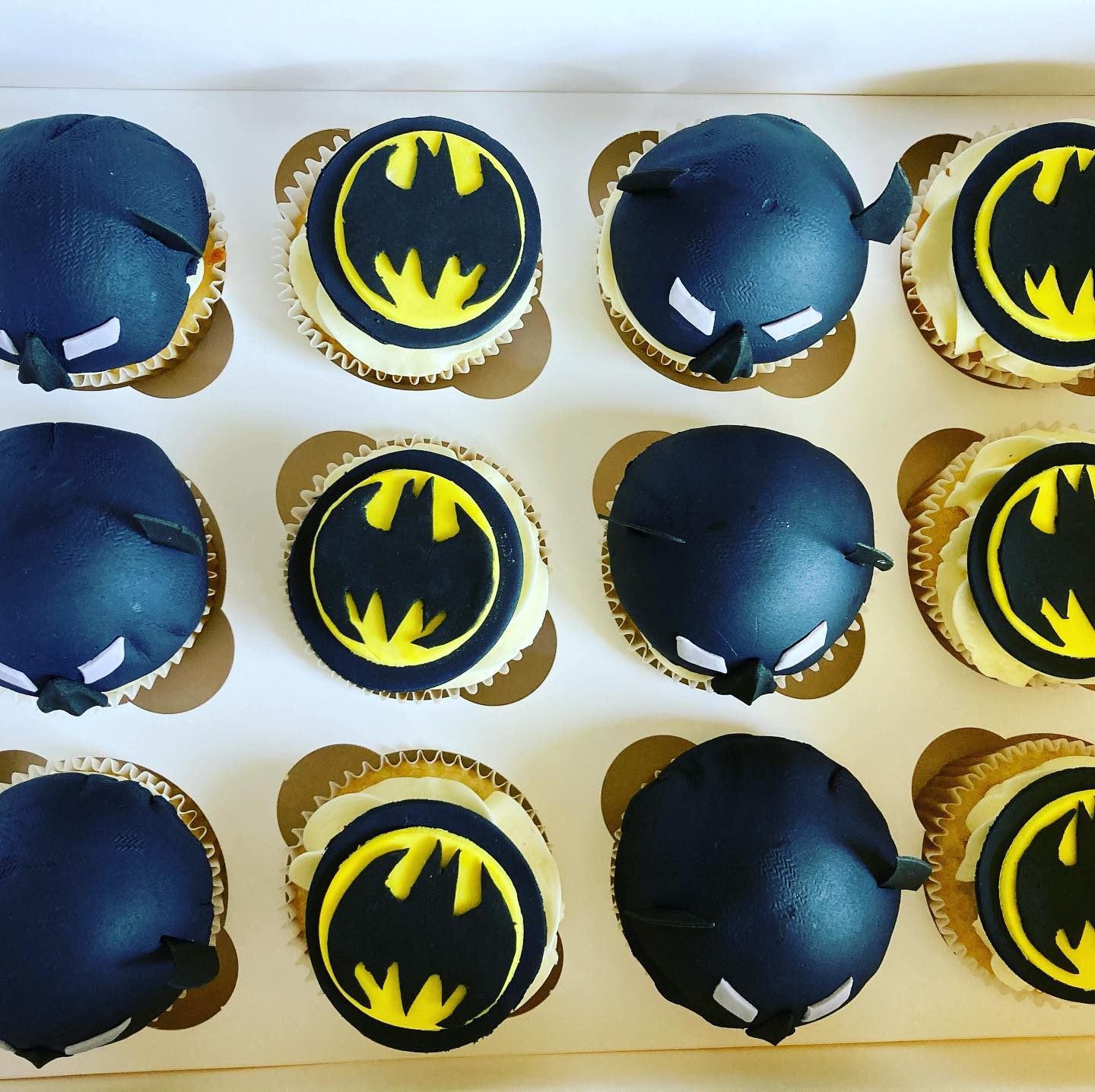 Batman Cupcakes