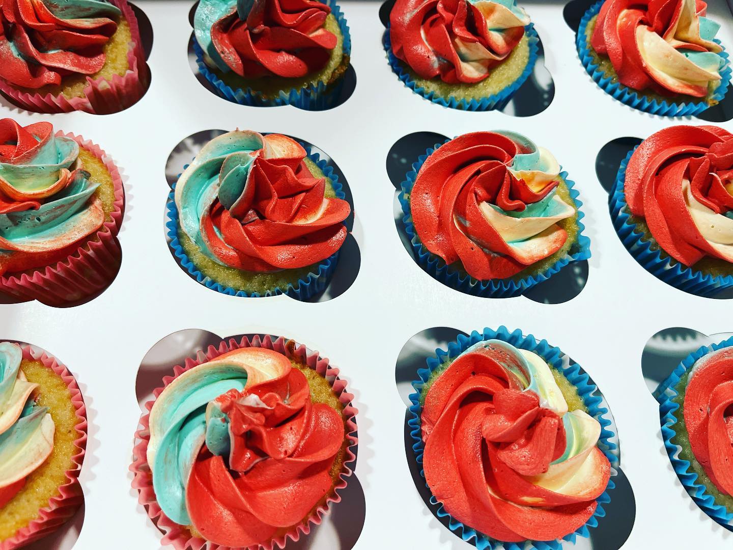 3 Toned Cupcakes