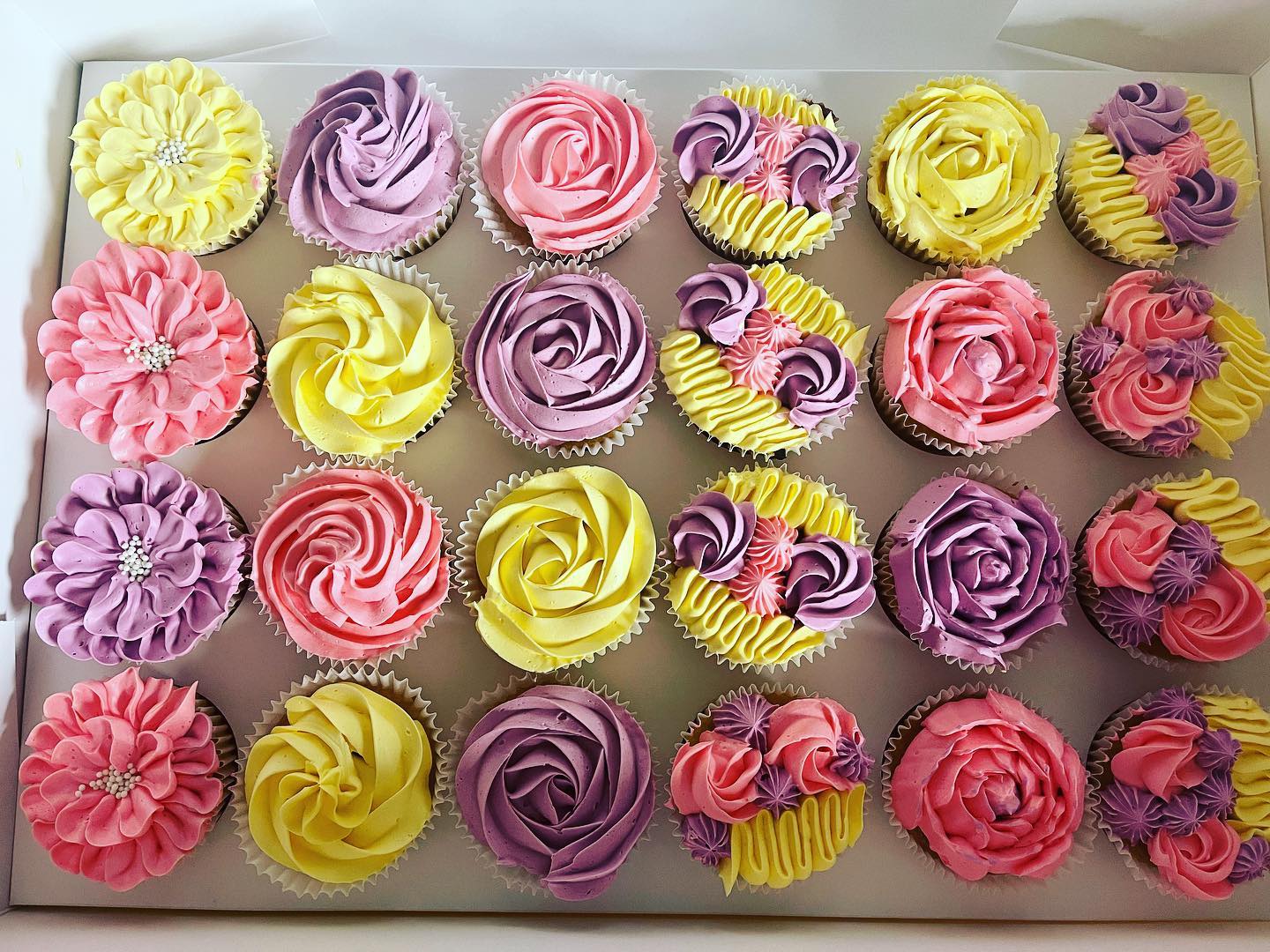 Flower cupcakes