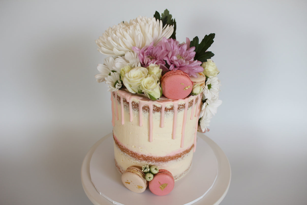 Flower Naked Drip Cake