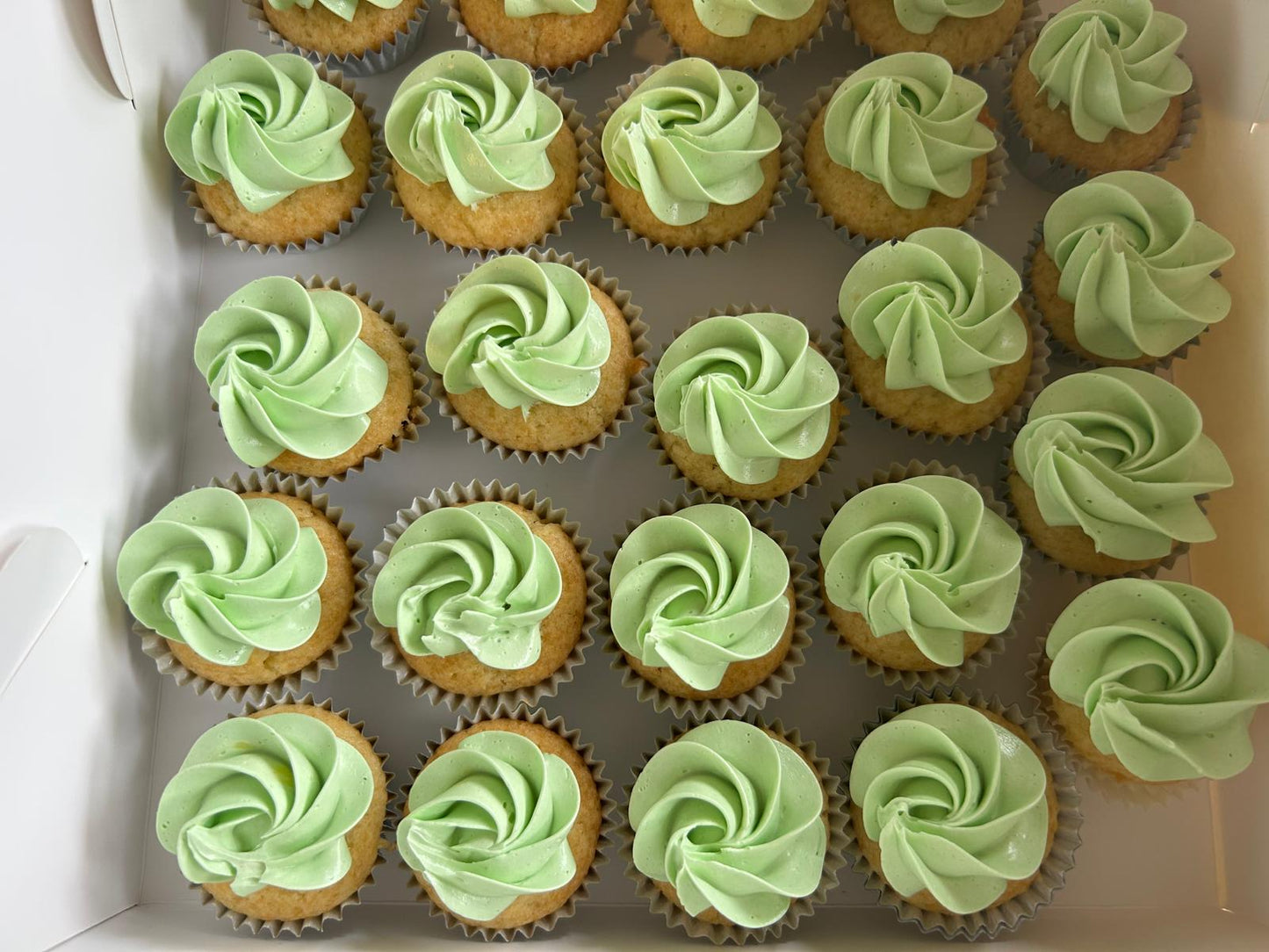 Mini Vanilla Cupcakes